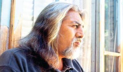 حسین منزوی که نمی‌شناسیم/ای آن‌که غیبت تو پُر است از حضور ناب