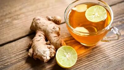  تهیه دمنوش لیمو زنجبیل برای روزهای سرد پاییز