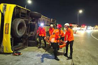 16 کشته و 18 زخمی در حادثه واژگونی اتوبوس اندونزی