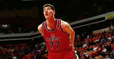 آشنایی با گئورگ مورشن، مرد هفت فوت و هفت اینچی NBA؛ از کشف توسط پزشک معالج تا موزیک ویدئوی اِمینم - پارس فوتبال