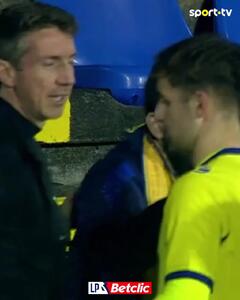 ویدئو: قدردانی بازیکنان از هواداری که تیمش را تنها نگذاشت - پارس فوتبال