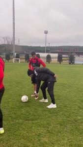 ویدئو: کلاس آموزش ضربه ایستگاهی با پیرلو - پارس فوتبال