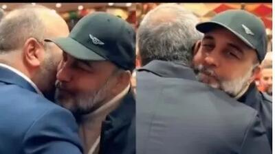  فیلم/ یکی از علامتهای دوست‌داشتنی بودن رضا عطاران صف کشیدن بازیگرا با روبوسی و بغل کردن ایشونه؛ علی اوجی و رامبد جوان برای ماچ کردن عطاران وسط تالار رسما راه رو بستن!