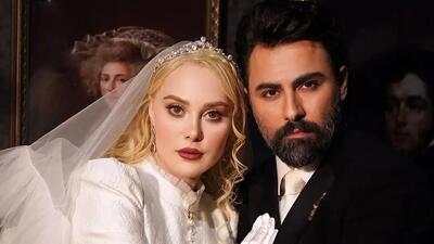  اولین عکس آرام جعفری و همسرش بعد عروسی پرحاشیه شان  با استایل‌های یلدایی / چه چیدمان و سلیقه جذابی ...