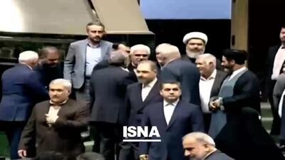 حضور پزشکیان در مجلس برای تقدیم بودجه + ویدیو