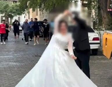  آواز شاد؛ عروس داماده تو بوشهر عکاسی میکردن مردم رد میشن براشون واسونک میخونن میرقصن