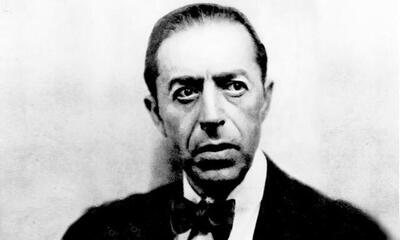 این اَبرجاسوس به تنهایی حکومت بلشویک‌ها را ساقط کرد و خالق شخصیت جیمز باند شد