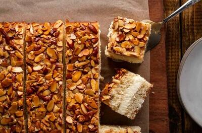 آموزش کیک زنبوری، دسر محبوب آلمانی با عطر عسل و بادام