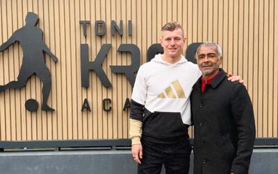 دو جام جهانی، یک قاب؛ ملاقات تونی کروس و روماریو در مادرید / عکس