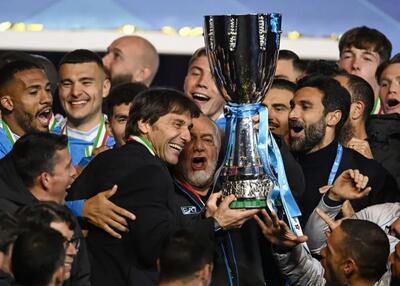 رئیس ناپولی منتقدان را مسخره کرد!