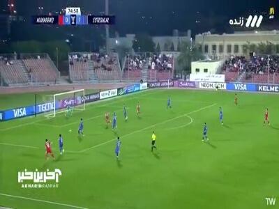 شوت جونیور خطرناک از کنار دروازه استقلال به بیرون رفت