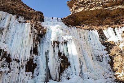  زیبایی آبشار خور در زمستان