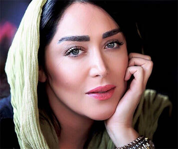  ژست‌های خاص سارا منجزی‌پور در استایل جدیدش جلب توجه کرد
