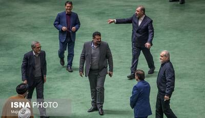 توپخانه روشن تندروها علیه دولت