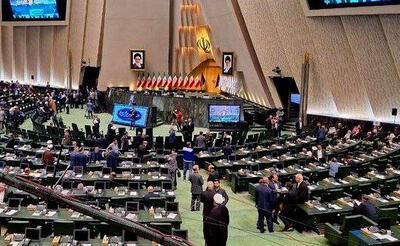 تذکر ۵۱ نماینده به رئیس‌جمهور درباره «واتساپ»