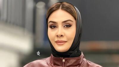 سارا والیانی با استایل چرمی در جشن حافظ؛ جسارت در انتخاب رنگ و برش (عکس)