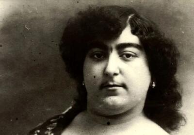 دوچرخه‌سواری دختر سرکش ناصرالدین‌ شاه