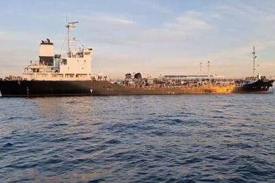 توقیف کشتی حامل ۴ میلیون لیتر سوخت قاچاق توسط نیروی دریایی سپاه