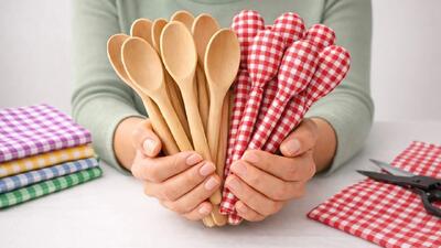  قاشق های چوبی را با پارچه پوشاندم! ببینید چه کار کردم!