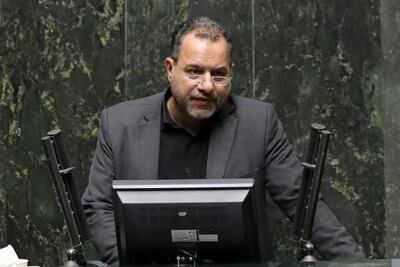  ادعای بانکی‌پور درباره پیامک‌های حجاب؛ بی حجاب ها را احراز هویت و محل سکونت را شناسایی می کنیم/ محرومان فشار می‌آورند؛ گرانی را تحمل می‌کنیم، بی‌بندوباری را نه