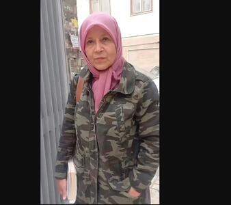 تیپ متفاوت فائزه هاشمی‌رفسنجانی با کاپشن آمریکایی در خیابان/ به زندان رفتن عادت دارم+عکس