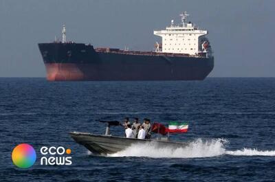 توقیف کشتی حامل سوخت قاچاق در خلیج فارس+فیلم - اکونیوز