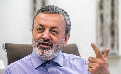  مسئولی که سه مرتبه بازنشسته شده بود از خبرنگار افشا کننده شکایت کرد