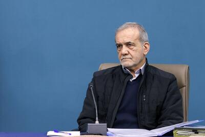 تذکر ۵۱ نماینده مجلس از پزشکیان: واتساپ را دوباره فیلتر کنید!