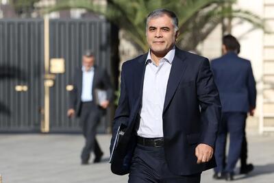 وزیر نفت: انتقال سهمیه بنزین به کارت بانکی در ماه‌های آتی اجرایی خواهد شد