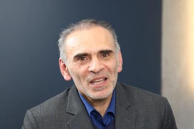 ویدیو / توصیه کامران ندری استاد اقتصاد دانشگاه امام صادق، به مسئولان: در حوزه سیاست خارجی و داخلی، کاری که ایجاد تورم انتظاری می کند، مرتکب نشوید / وقتی انتظار تورمی بالا می‌رود  و پشت بند آن تورم بالا می‌رود و وارد آن چرخه معیوب می‌شویم، خود به خود همان کسری بودجه افزایش پیدا می‌کند