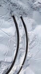 نمای برفی تونل گردنه «رخ» در چهارمحال و بختیاری