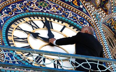  تنظیم ساعت حرم امام رضا(ع) چگونه است؟