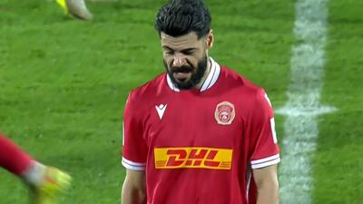 اخراج ولید بازیکن المحرق با دریافت کارت زرد دوم مقابل استقلال