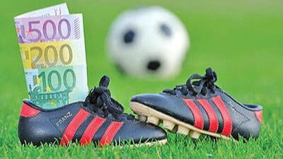 تبانی باورنکردنی در فوتبال ایران؛ ۱۱بازیکن لباس تیم رقیب را پوشیدند | تیم میهمان اصلا نیامده بود!