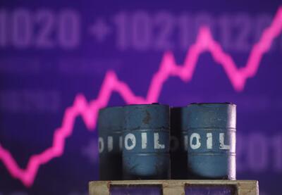 پیش بینی قیمت نفت در سال جدید با دورنمای مازاد عرضه