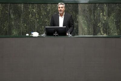 افزایش حقوق کارگران و کارمندان باید متناسب با تورم باشد