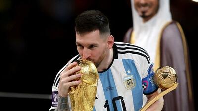 لیونل مسی بهترین ورزشکار ۲۵ سال اخیر شد / رونالدو در رده دهم قرار گرفت!