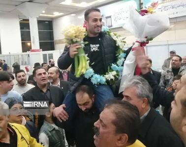 فیلم | قهرمان جهان: مسئولان به ورزش زورخانه‌ای بها دهند تا در المپیک بدرخشیم