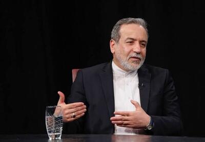 عراقچی: «دست دراز کردن برای دیپلماسی» به این معنا نیست که بمب‌افکن بفرستید