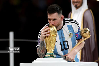 مسی بهترین ورزشکار ۲۵ سال اخیر؛ رونالدو در رده دهم!