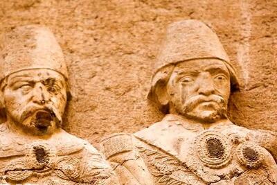 نقشی از شمایل ناصرالدین شاه در لاریجان + عکس