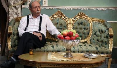  آوازخوانی دلنشین علی نصیریان در شب‌نشینی هنرمندان