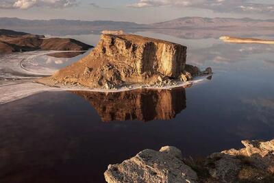 فرگشت دریاچه ارومیه؛ پمپاژ آب، قاتل خاموش بزرگ‌ترین دریاچه شور ایران/ چهار برابر حجم دریاچه، آب زیرزمینی پمپاژ می‌شود