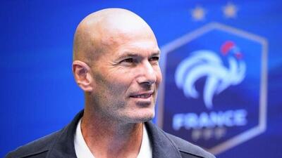 ببینید | حضور زین‌الدین زیدان در دیدار الجزایر - سودان برای دیدن بازی پسرش لوکا