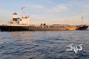 ۴ میلیون لیتر سوخت قاچاق در خلیج فارس توقیف شد / سپاه: برخورد قاطع با شبکه‌های قاچاق ادامه دارد - مجله اینترنتی کولاک