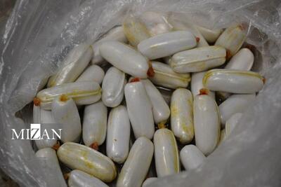 کشف ۱۴ بسته هروئین از معده مسافر