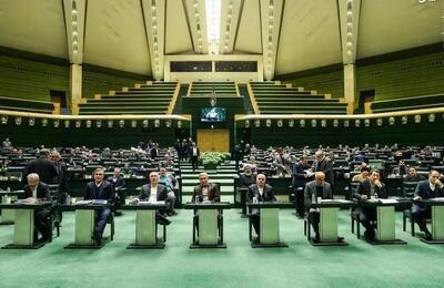 نماینده مجلس : جلسه غیر علنی ما ۲۰۰۰ تومان دلار را گران کرد