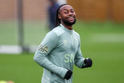 تمجید ویژه از ستاره مد نظر منچسترسیتی: او می‌تواند برای رئال مادرید یا بارسلونا بازی کند - پارس فوتبال