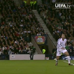 ویدئو نوستالوژی: پاس جادویی روبرتو کارلوس و ضربه طلایی زیدان - پارس فوتبال