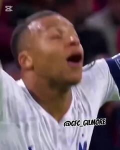 ویدئو: شیطنت و بازیگوشی ستاره فرانسوی خارج از زمین - پارس فوتبال